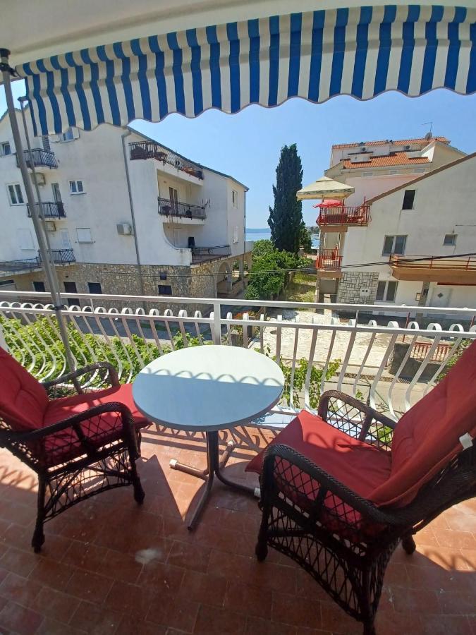 Apartment Bunjo'S Beach House Трогир Экстерьер фото