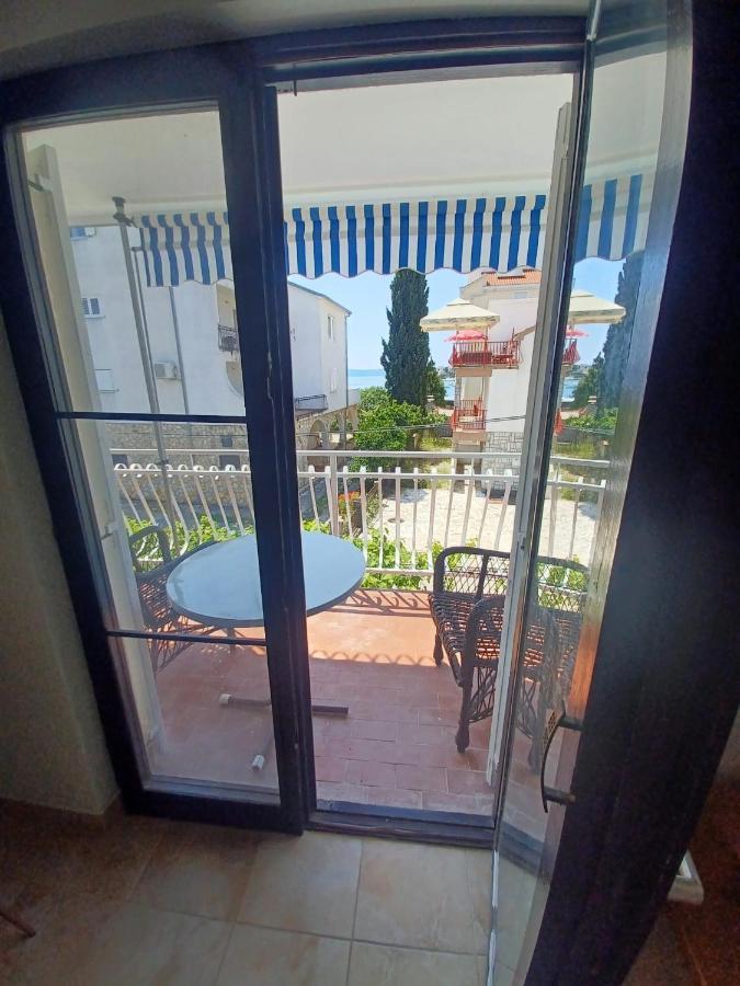 Apartment Bunjo'S Beach House Трогир Экстерьер фото