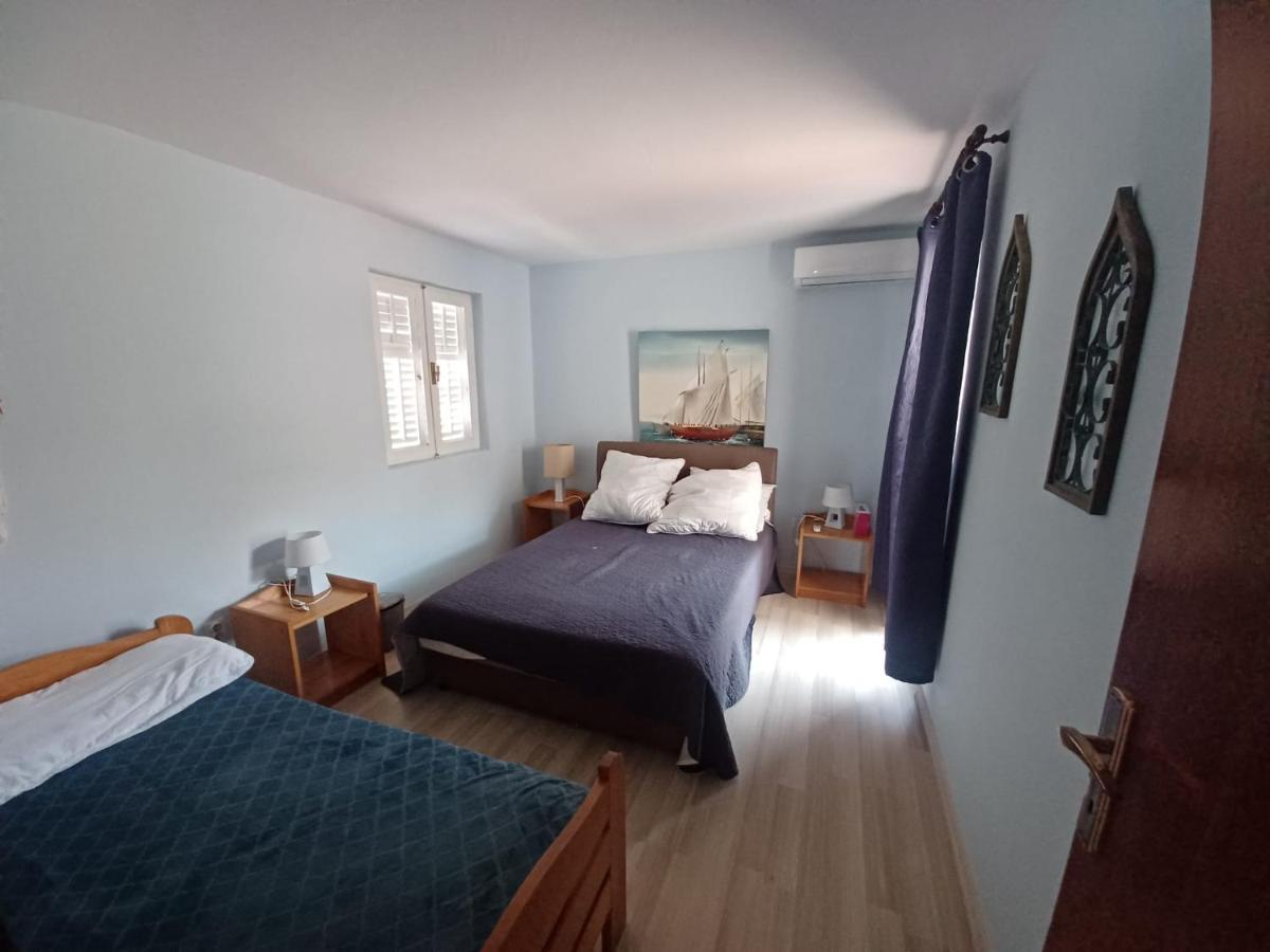 Apartment Bunjo'S Beach House Трогир Экстерьер фото