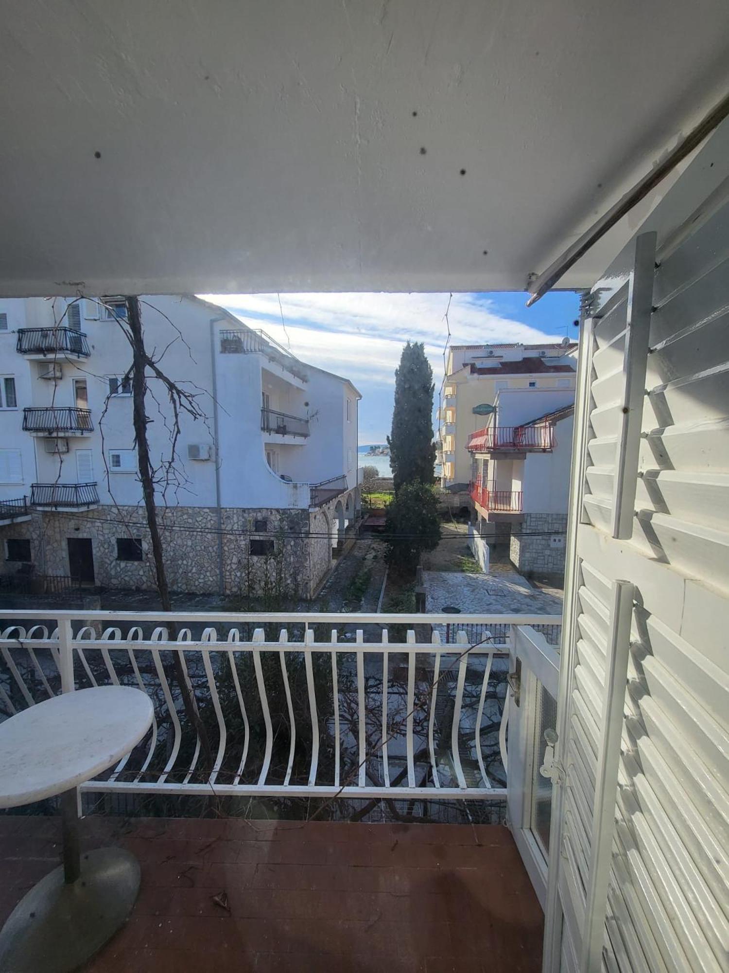 Apartment Bunjo'S Beach House Трогир Экстерьер фото