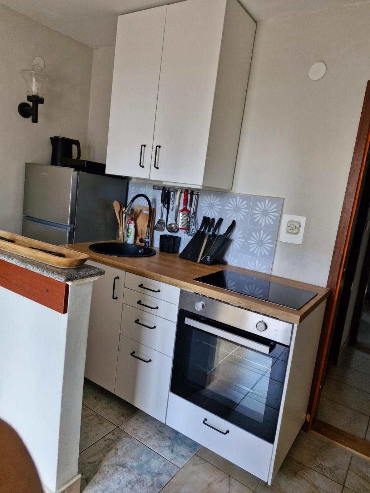 Apartment Bunjo'S Beach House Трогир Экстерьер фото
