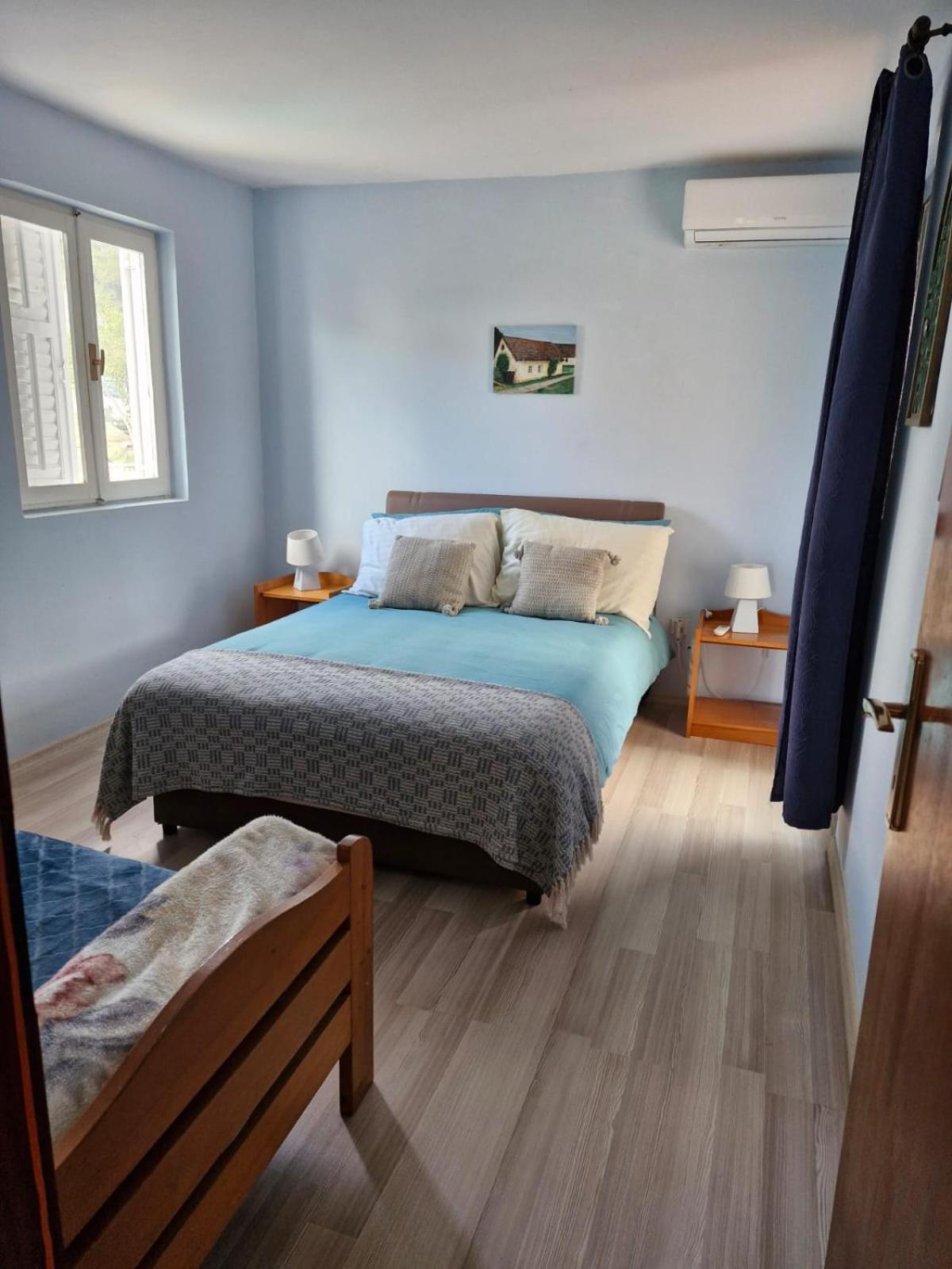 Apartment Bunjo'S Beach House Трогир Экстерьер фото
